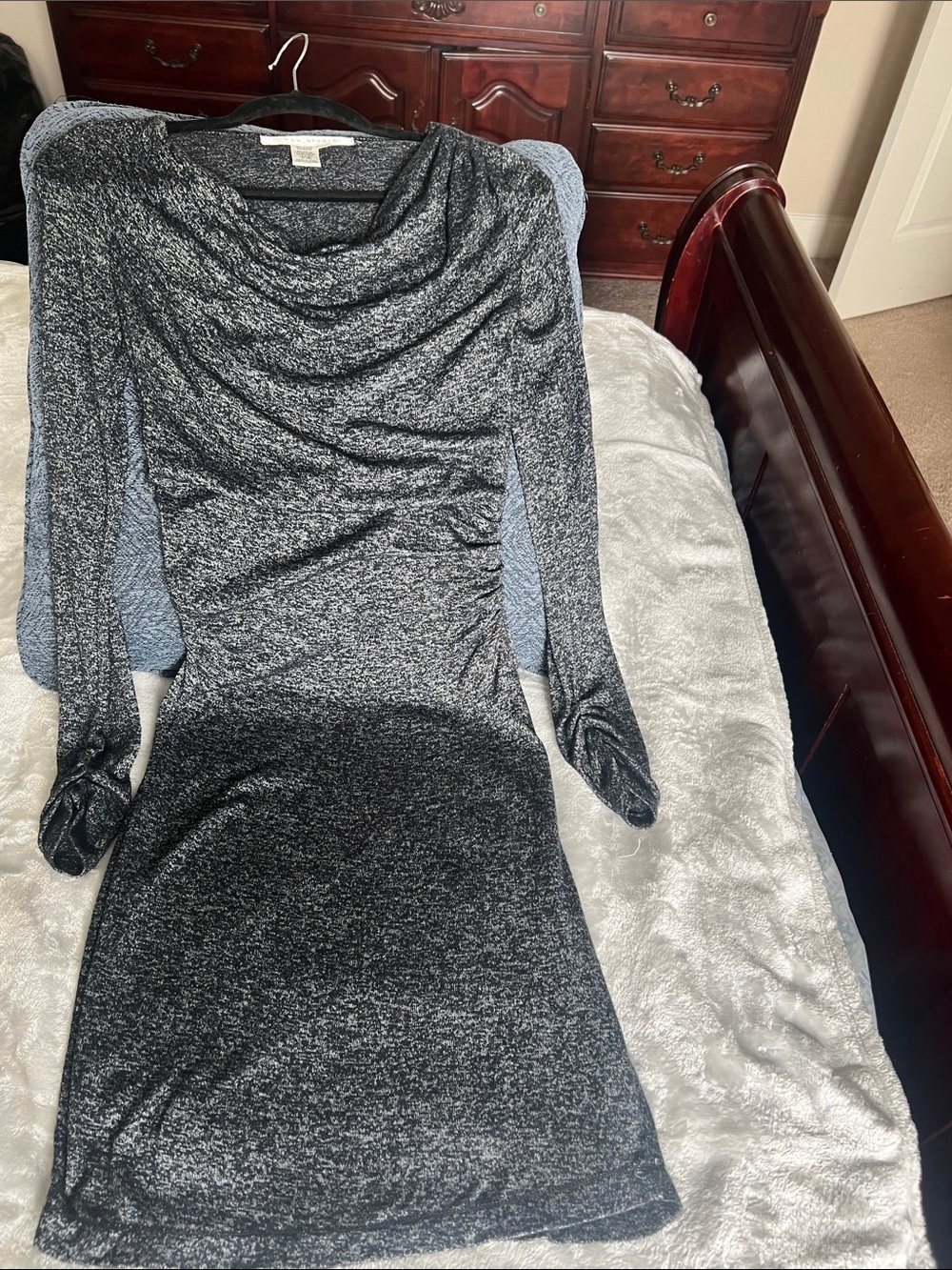Max Studio Dress (the softest material) Size  M w/ Rouching in the Tummy area